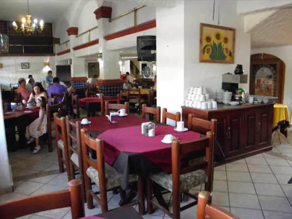 Hotel Villa Cahita Los Mochis Exterior photo